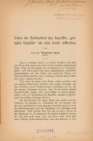 Skan przedstawia stronę tytułową pracy w języku niemieckim autorstwa Prof. Władysława Reissa. Na górze znajduje się duży, pogrubiony tytuł „Ueber die Haltbarkeit des Begriffes „primäre Syphilis“ als rein locale Affection”, a pod nim autor i miejsce: „Prof. Dr. Wladisław Reiss (Krakau)”.
Powyżej tytułu, na górnym marginesie, widoczny jest odręczny wpis dedykacji: „J. Wielm. Prof. Jakubowskiemu od Autora” (pisane kursywą). Po prawej stronie, nieco poniżej podpisu, widnieje pieczęć z napisem „MUZEUM HISTORYCZNE MEDYCYNY POLSKIEJ” – wskazująca, że egzemplarz znajdował się kiedyś w kolekcji muzealnej. Niżej rozpoczyna się fragment tekstu rozprawy, w którym autor kwestionuje pojęcie, że pierwotna kiła jest wyłącznie chorobą miejscową.