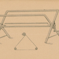 Ilustracja czarno-biała na którym jest stół operacyjny w kształcie trójkąta, z korbką do składania lub zmiany pozycji.